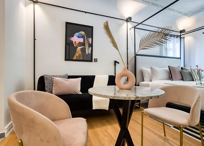 Hotel Utopic Campos Elíseos By Uliv 4*