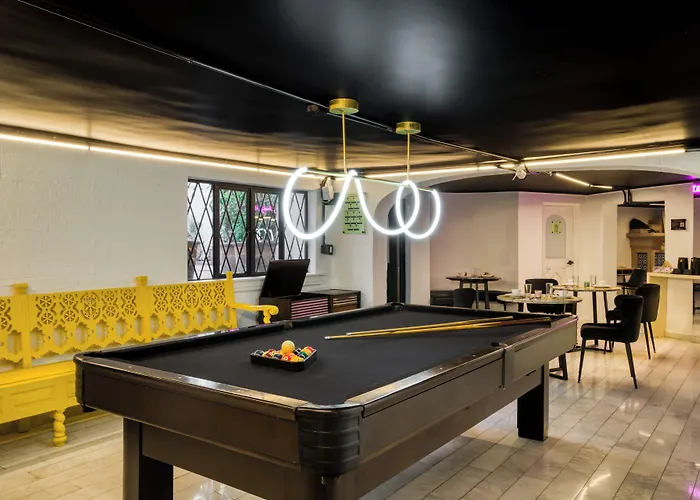 Hotel Utopic Campos Eliseos By Uliv
